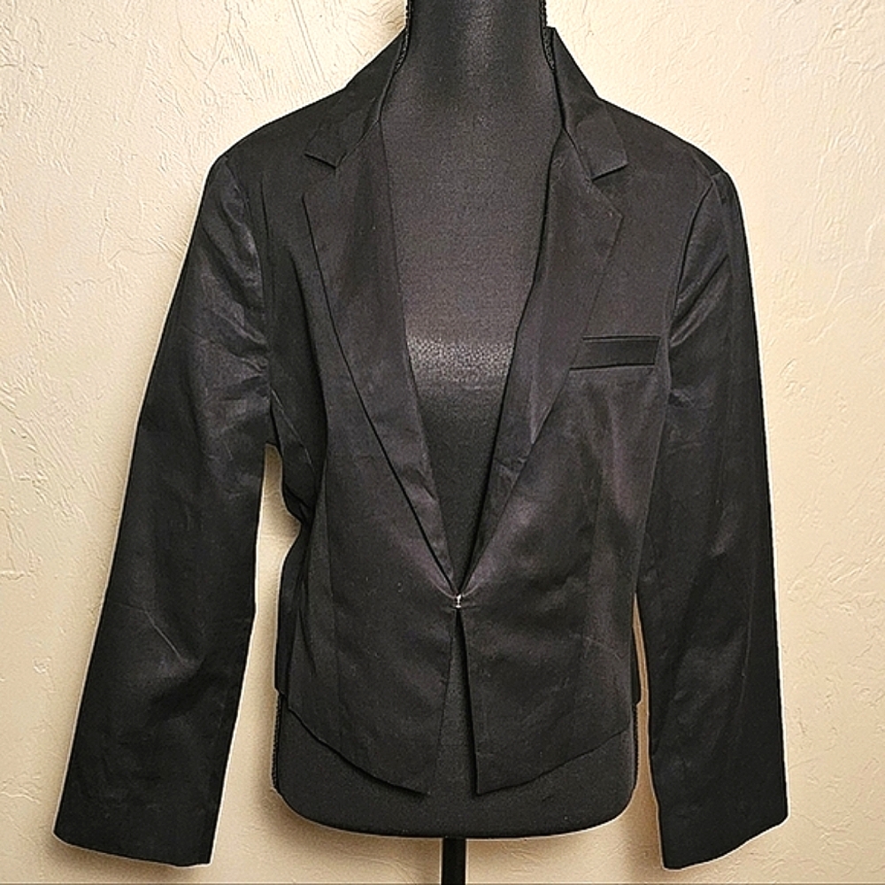 [EXPRESS] NWOT ☆ Vintage Cropped Black Blazer☆《12》Clasp Closure - Picture 2 of 16